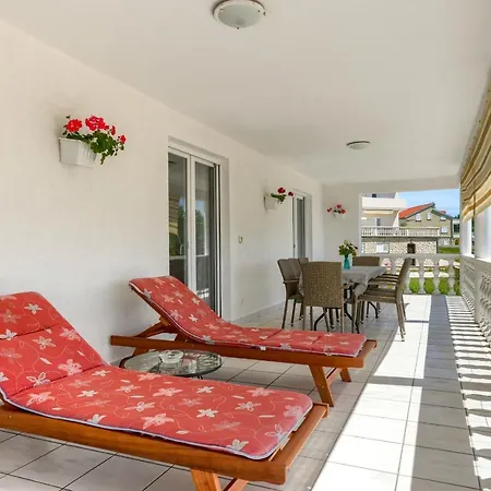 Haus Pia - Strandblick Ražanac