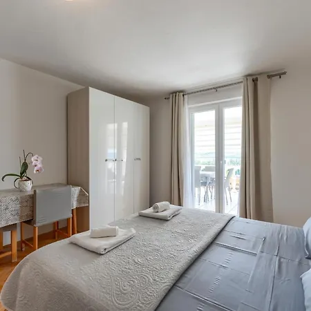 Apartament Haus Pia - Strandblick Ražanac